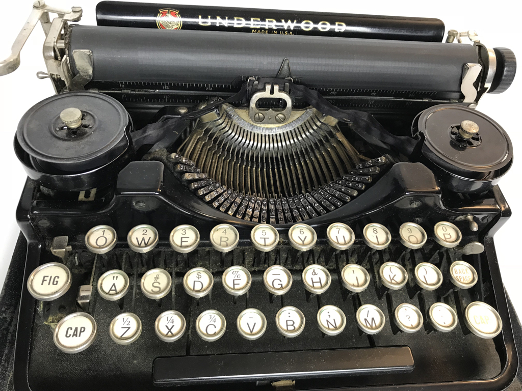 1926  Underwood Standard 3-Row Portable