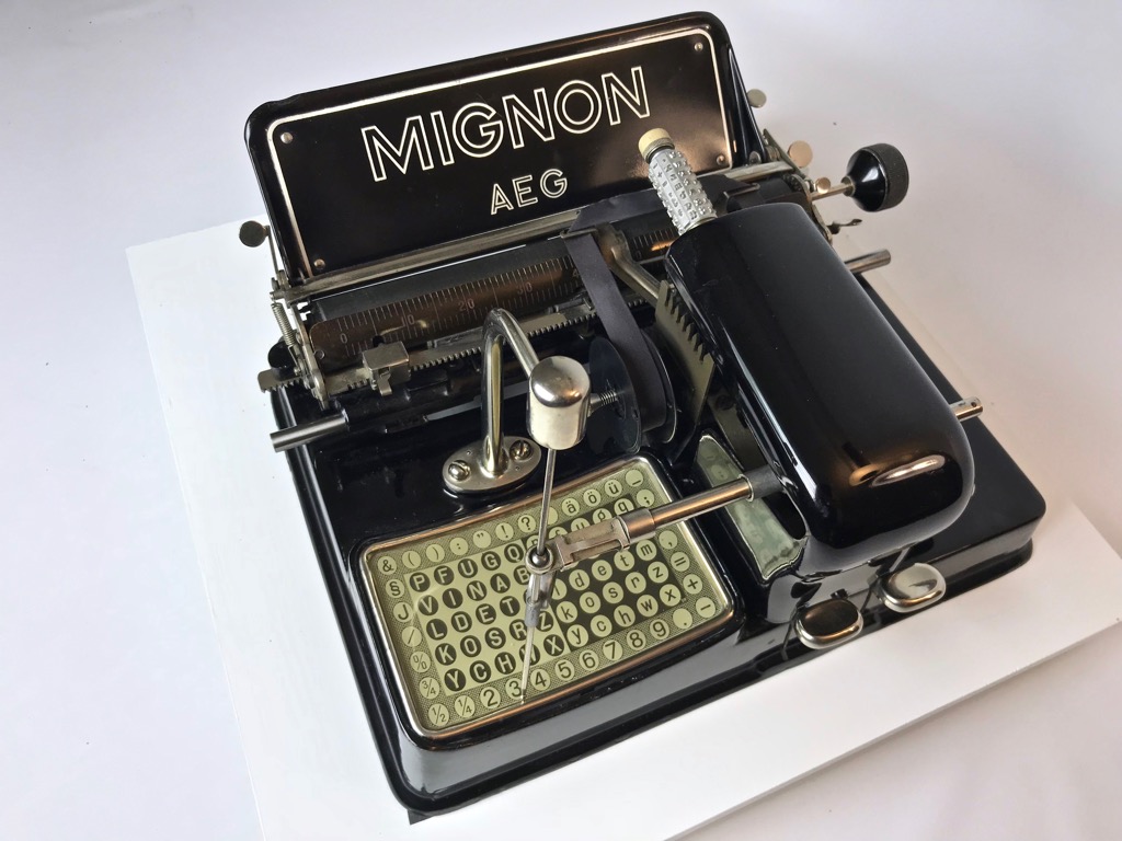 1925 Mignon AEG