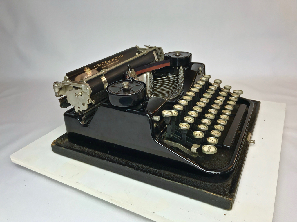 1926 Underwood Standard 3-Row Portable